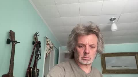 Snapshot of howlingatnothing chatting on November 29, 2025, 2:42 pm howlingatnothing online show from November 29, 2025, 2:42 pm