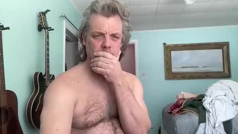 Snapshot of howlingatnothing chatting on February 17, 2026, 5:08 pm howlingatnothing online show from February 17, 2026, 5:08 pm