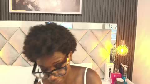 Snapshot of huddah_cam chatting on September 15, 2025, 11:43 am huddah online show from September 15, 2025, 11:43 am