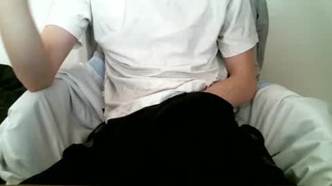 Keanu online show from October 6, 2025, 12:35 pm