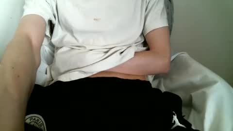 Keanu online show from October 31, 2025, 11:55 am