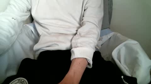 Keanu online show from November 7, 2025, 10:48 am