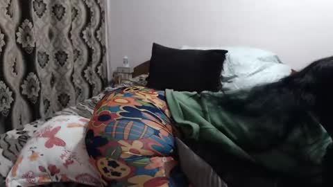 hugeassdevil online show from February 23, 2026, 12:57 pm