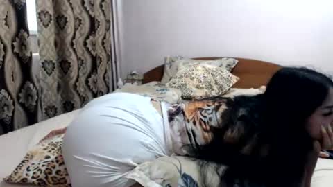 hugeassdevil online show from July 8, 2026, 11:48 am