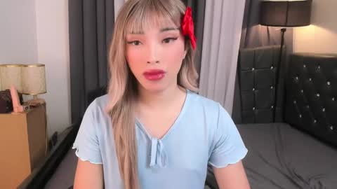 hugecock_pretty123 online show from June 5, 2026, 8:58 pm