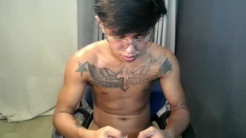 hugecockchristian online show from September 18, 2025, 6:26 am