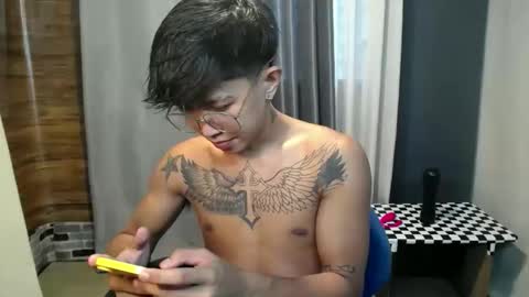 hugecockchristian online show from October 26, 2025, 5:24 am