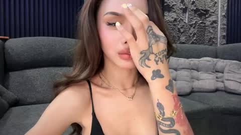 Tine Castillo online show from April 12, 2026, 6:18 am