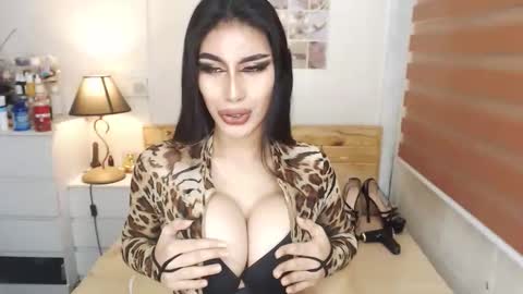 Snapshot of hugecockthalia chatting on September 19, 2025, 7:36 pm its thalia allow me to fulfill your deepest desires online show from September 19, 2025, 7:36 pm