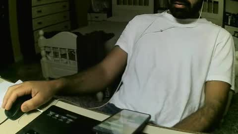 Snapshot of hugeveiny chatting on November 17, 2025, 7:47 am hugeveiny online show from November 17, 2025, 7:47 am