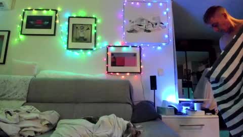 Snapshot of hugolandcam chatting on December 15, 2024, 5:10 pm Hugo online show from December 15, 2024, 5:10 pm