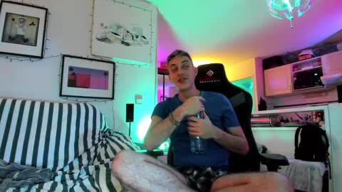 Snapshot of hugolandcam chatting on December 16, 2024, 9:20 pm Hugo online show from December 16, 2024, 9:20 pm