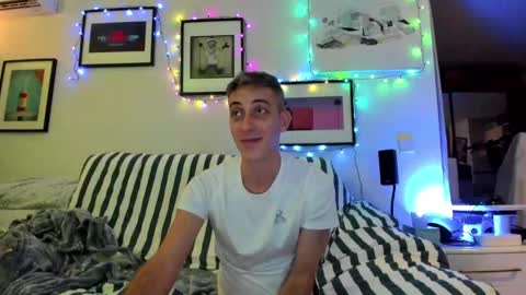 Snapshot of hugolandcam chatting on December 17, 2024, 9:16 pm Hugo online show from December 17, 2024, 9:16 pm