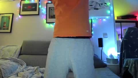 Snapshot of hugolandcam chatting on December 20, 2024, 8:55 pm Hugo online show from December 20, 2024, 8:55 pm