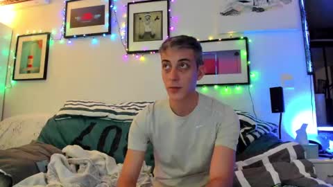 Snapshot of hugolandcam chatting on December 29, 2024, 9:09 pm Hugo online show from December 29, 2024, 9:09 pm