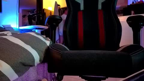 Snapshot of hugolandcam chatting on December 30, 2024, 10:01 pm Hugo online show from December 30, 2024, 10:01 pm