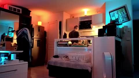 Snapshot of hugolandcam chatting on January 6, 2025, 8:39 pm Hugo online show from January 6, 2025, 8:39 pm