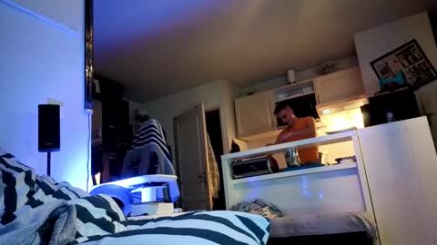 Snapshot of hugolandcam chatting on January 7, 2025, 8:52 pm Hugo online show from January 7, 2025, 8:52 pm