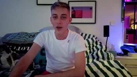 Snapshot of hugolandcam chatting on January 9, 2025, 9:16 pm Hugo online show from January 9, 2025, 9:16 pm