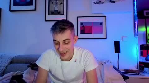 Snapshot of hugolandcam chatting on January 12, 2025, 9:29 pm Hugo online show from January 12, 2025, 9:29 pm