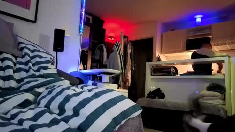 Snapshot of hugolandcam chatting on February 7, 2025, 8:42 pm Hugo online show from February 7, 2025, 8:42 pm