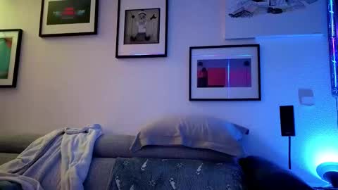 Snapshot of hugolandcam chatting on February 26, 2025, 8:44 pm Hugo online show from February 26, 2025, 8:44 pm