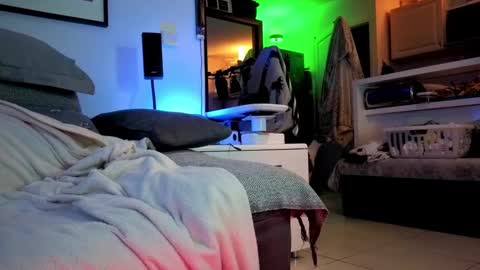 Snapshot of hugolandcam chatting on February 28, 2025, 9:12 pm Hugo online show from February 28, 2025, 9:12 pm