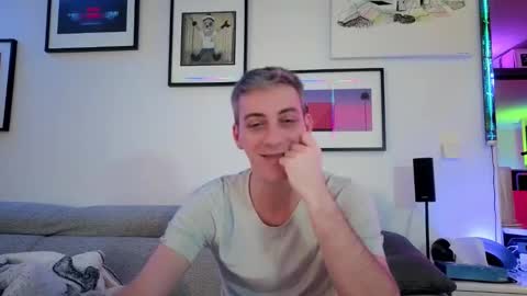 Snapshot of hugolandcam chatting on March 9, 2025, 12:00 am Hugo online show from March 9, 2025, 12:00 am