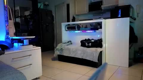 Snapshot of hugolandcam chatting on September 12, 2025, 7:58 pm Hugo online show from September 12, 2025, 7:58 pm