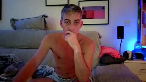 Snapshot of hugolandcam chatting on October 21, 2025, 8:31 pm Hugo online show from October 21, 2025, 8:31 pm