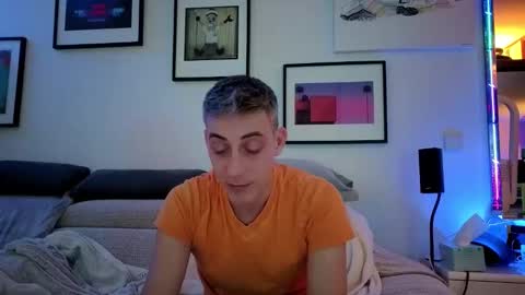 Hugo online show from February 8, 2026, 9:07 pm