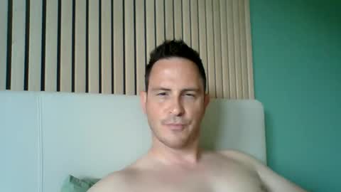 hugosir123 online show from May 15, 2026, 10:55 am