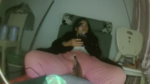 hujiajia520321431 online show from January 9, 2026, 10:00 pm