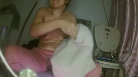 hujiajia520321431 online show from January 17, 2026, 11:08 pm