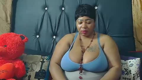 humongoustitss500929 online show from September 13, 2025, 3:34 pm