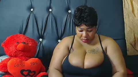 humongoustitss500929 online show from September 24, 2025, 7:17 pm