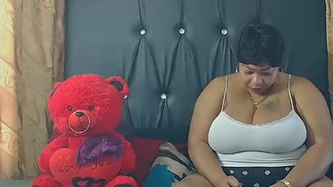 humongoustitss500929 online show from November 7, 2025, 8:14 am