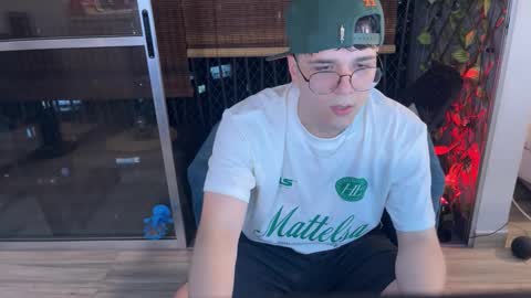 hun_damer online show from November 26, 2025, 3:18 am