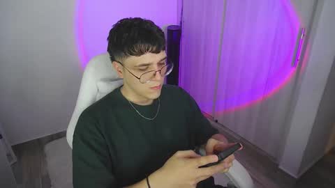 hun_damer online show from November 27, 2025, 1:40 am