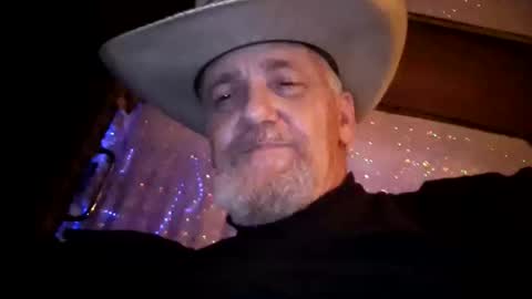 Snapshot of hung34u chatting on October 19, 2025, 1:23 pm hung34u online show from October 19, 2025, 1:23 pm