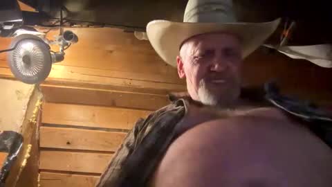 hung34u online show from April 4, 2026, 10:57 am