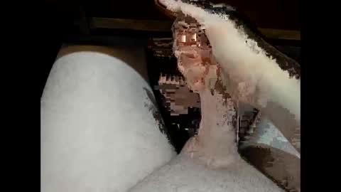 hung_mac0 online show from February 4, 2026, 2:45 pm