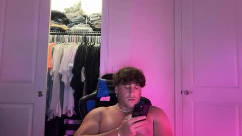 hungkingg22 online show from February 16, 2026, 9:11 pm