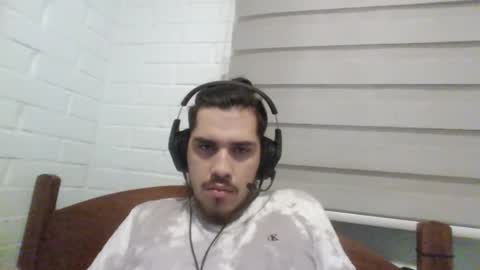 Snapshot of hungweeb chatting on December 4, 2024, 1:14 am Rod online show from December 4, 2024, 1:14 am