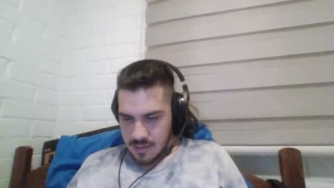 Snapshot of hungweeb chatting on January 21, 2025, 3:15 am Rod online show from January 21, 2025, 3:15 am