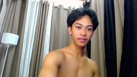 hunk_edward online show from June 3, 2026, 8:06 am