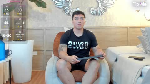 hunk_ryan online show from December 14, 2024, 1:05 pm