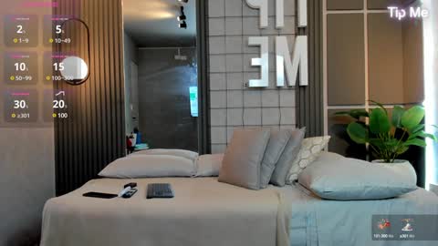 hunk_ryan online show from December 23, 2024, 12:19 pm