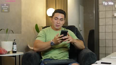 hunk_ryan online show from January 6, 2025, 6:10 pm