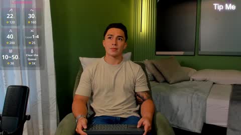 hunk_ryan online show from January 17, 2025, 5:08 pm